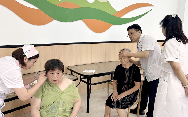 九江学院附属医院开展进社区专病筛查义诊系列活动