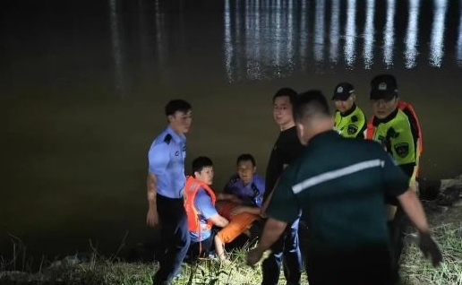 凡人善举温暖江西丨九江14岁女孩落水！3名民辅警上演“教科书式”救援