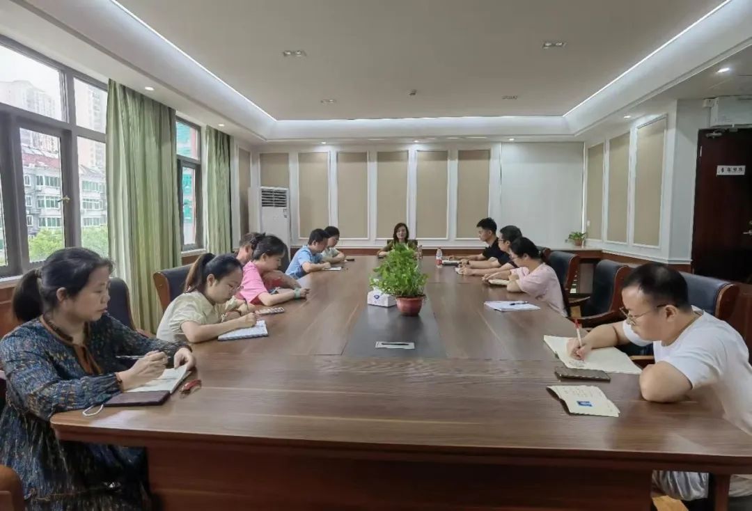 九江七中党政办公室召开暑期处室工作会议