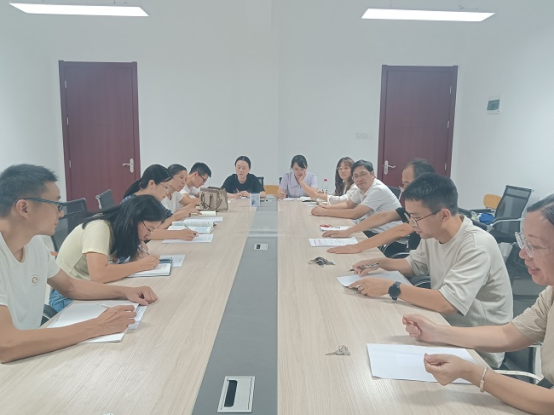 九江三中高三年级部召开上学期第一次备课组长会