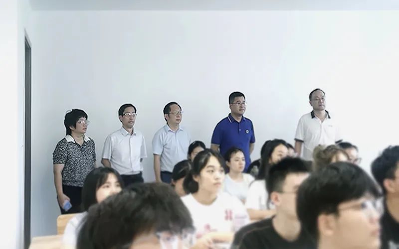 九江学院领导带队检查指导开学第一课