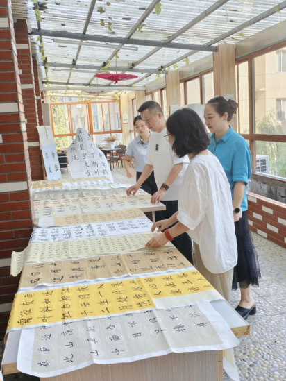 九江三中开展书法名家进校园系列活动暨规范汉字书写大赛