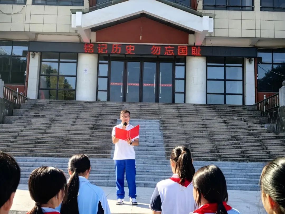 九江七中开展2024-2025学年度上学期第三期“日新”德育主题活动