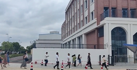 九江小学九龙山校区召开新生家长会 共筑育人合力