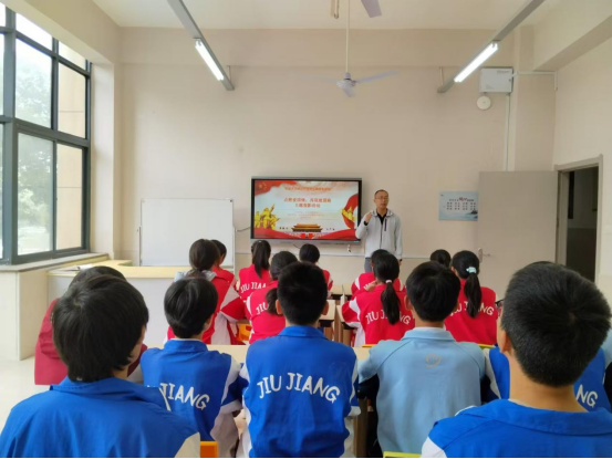 九江市青少年课外活动中心举办爱国题材电影观影活动