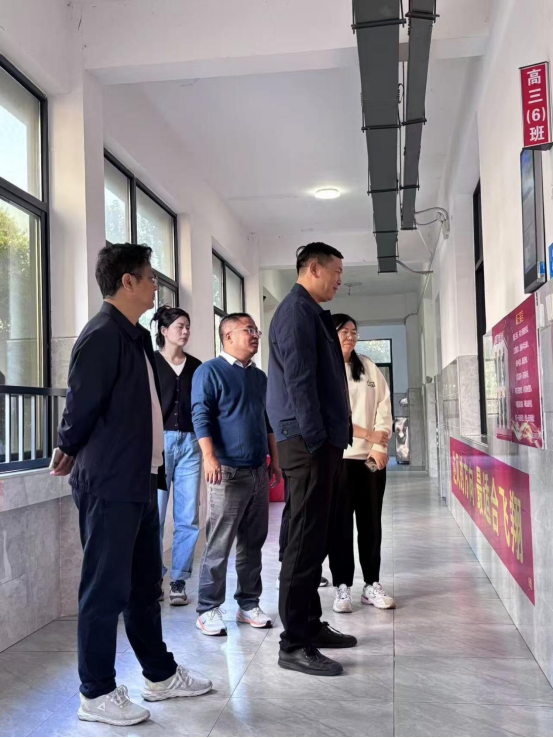 九江三中领导常规巡查鹤问湖校区