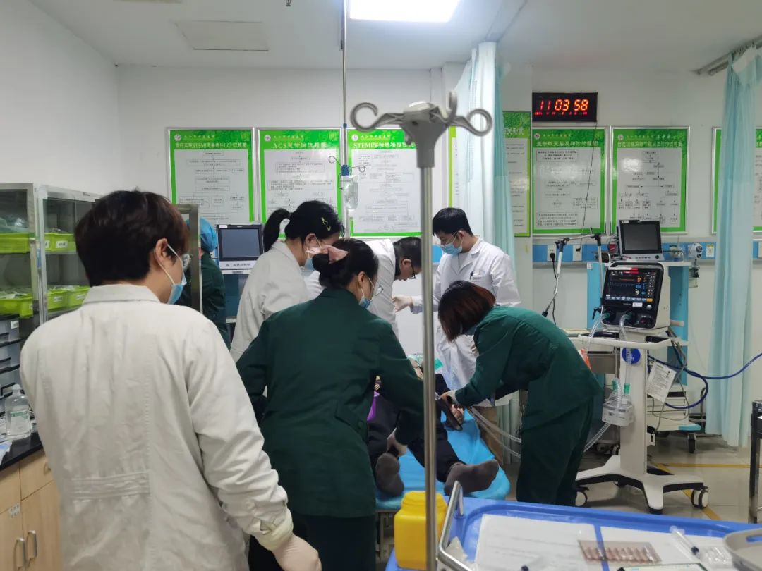 与“死神”博弈，九江市中医医院多学科救治成功解除急性心梗“电风暴”