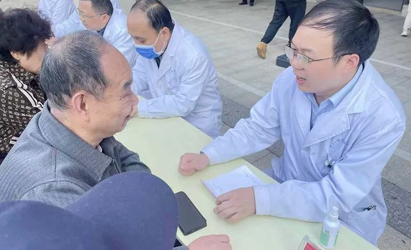 九江学院附属医院进社区开展专病筛查义诊活动