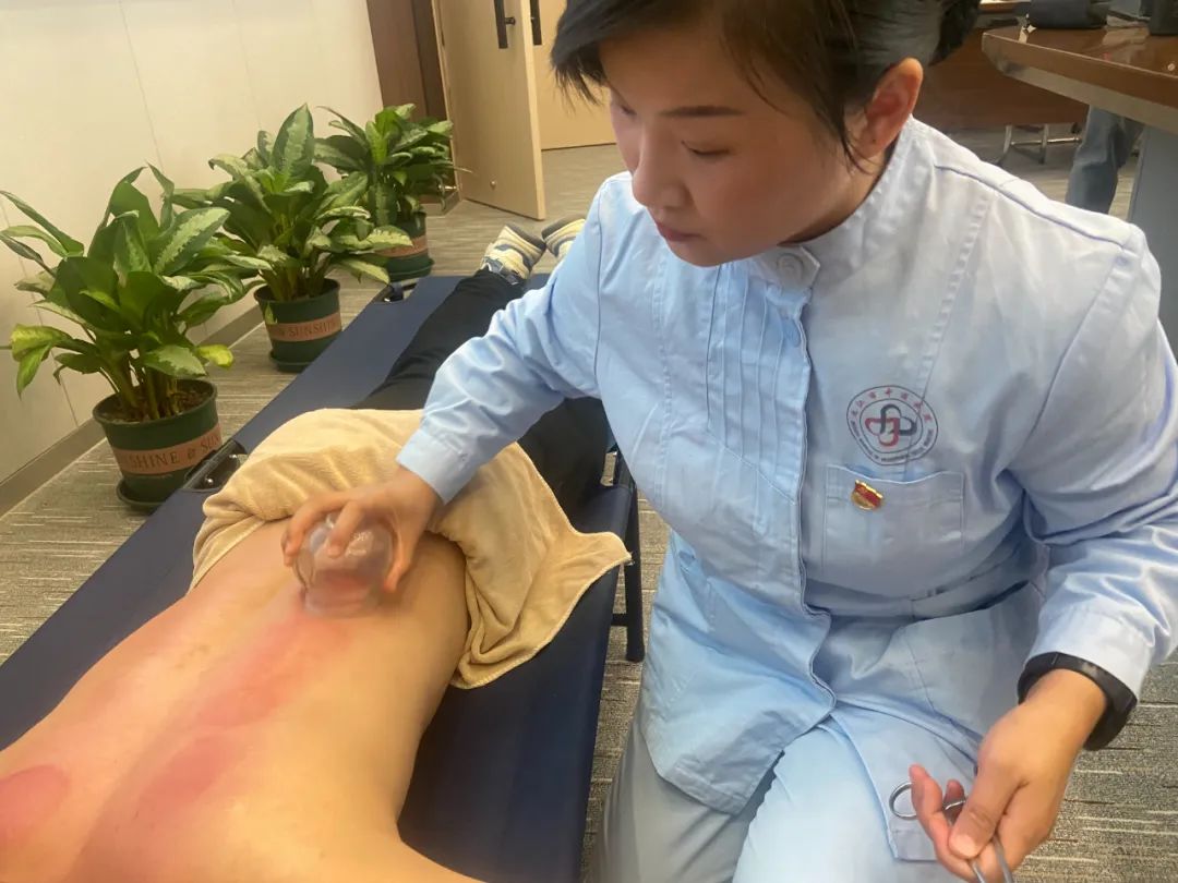 九江市中医医院走进鄱阳湖生态科技城开展健康义诊活动