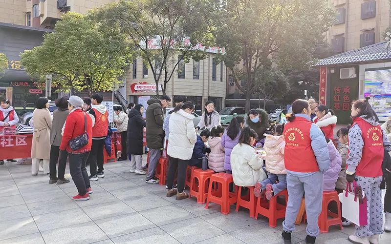 九江学院附属医院开展护眼公益宣传及儿童关爱活动