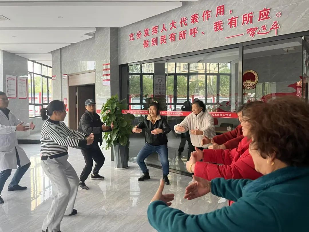 九江市中医医院走进浔南社区开展主题党日活动