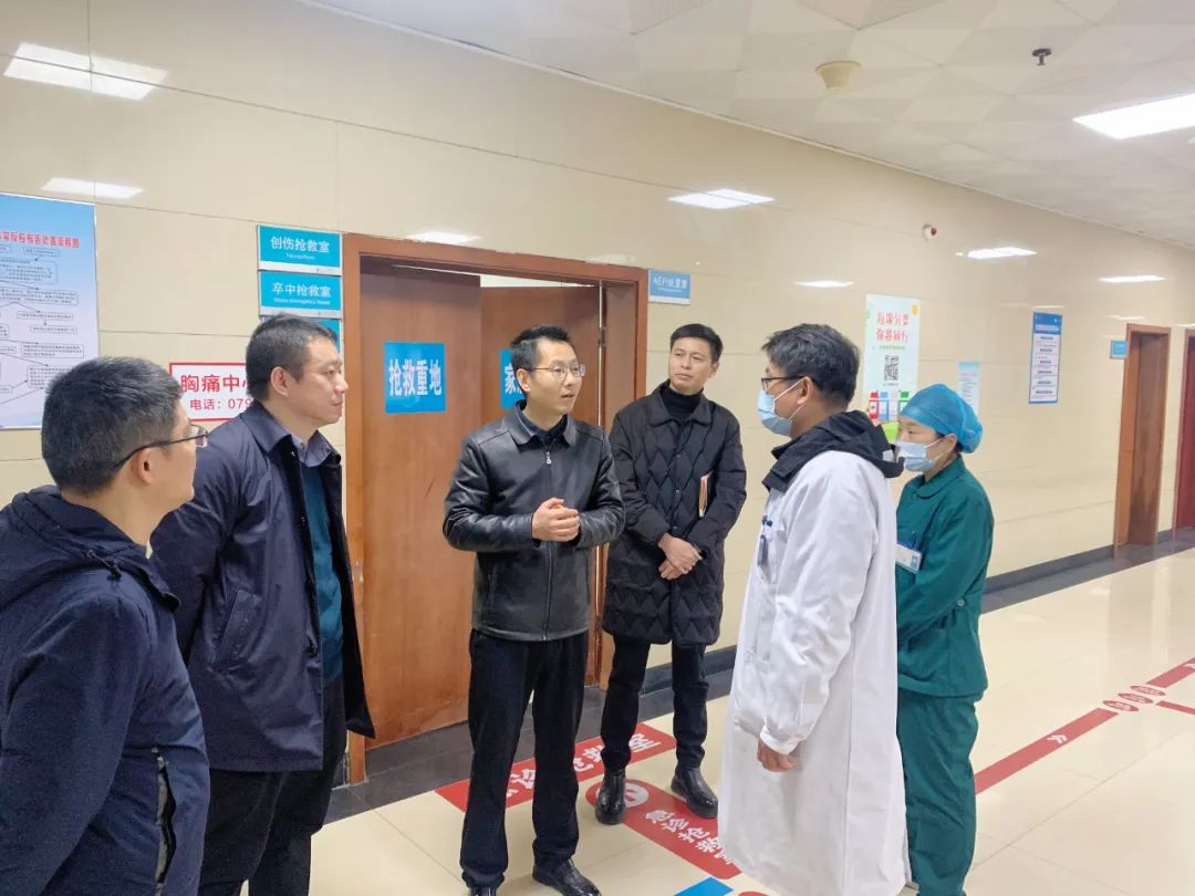 春节前夕，九江市卫健委领导到市三医院慰问一线医务人员