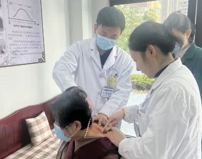 九江市中医医院走进人民路社区开展中医特色义诊活动