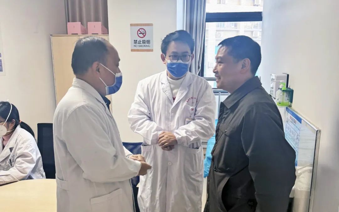 南昌大学第二附属医院两位专家来九江学院附属医院挂职