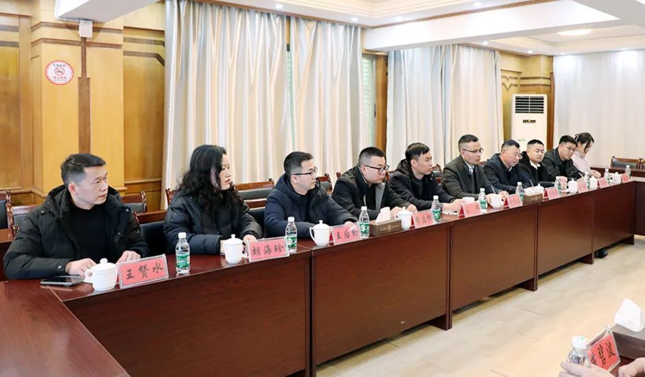 修水县卫健委、修水县第一人民医院领导一行到九江学院附属医院走访交流
