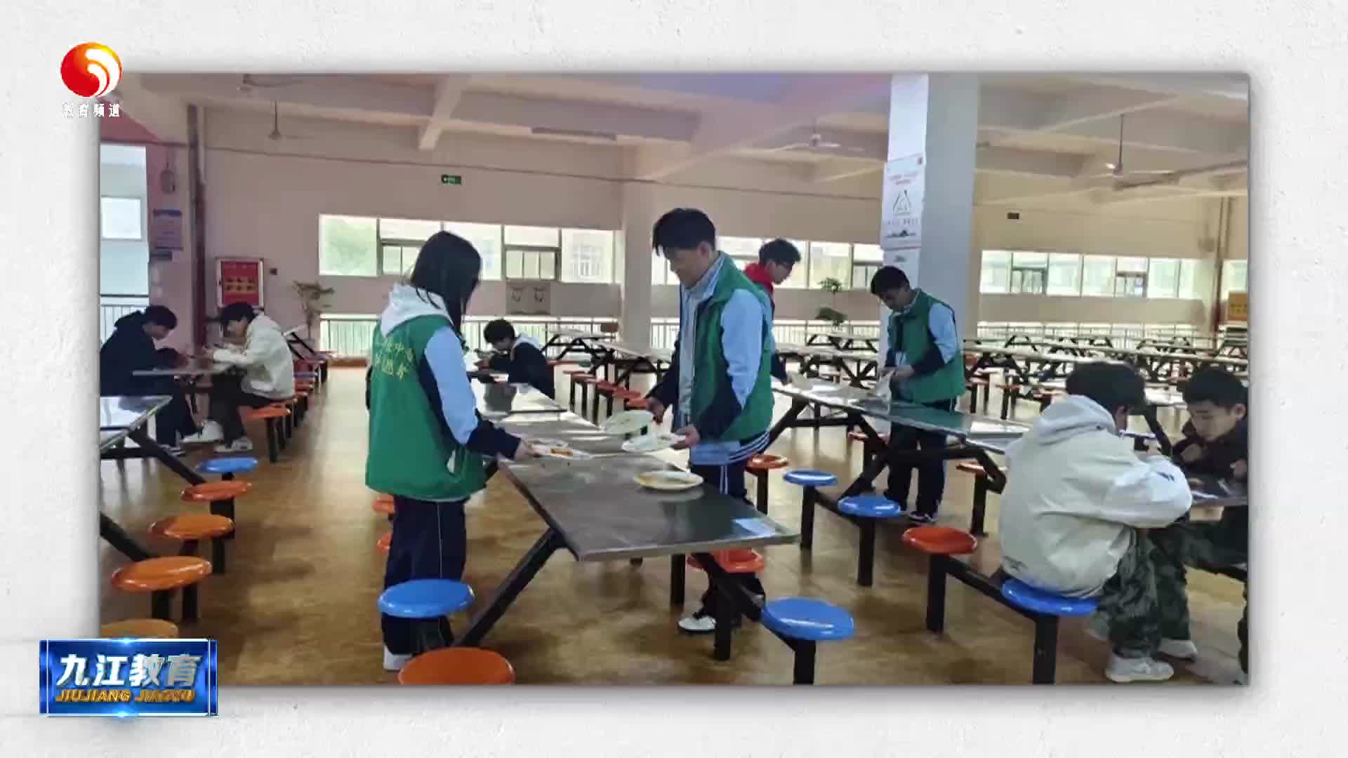 我市各地各校掀起“学习雷锋好榜样”活动热潮