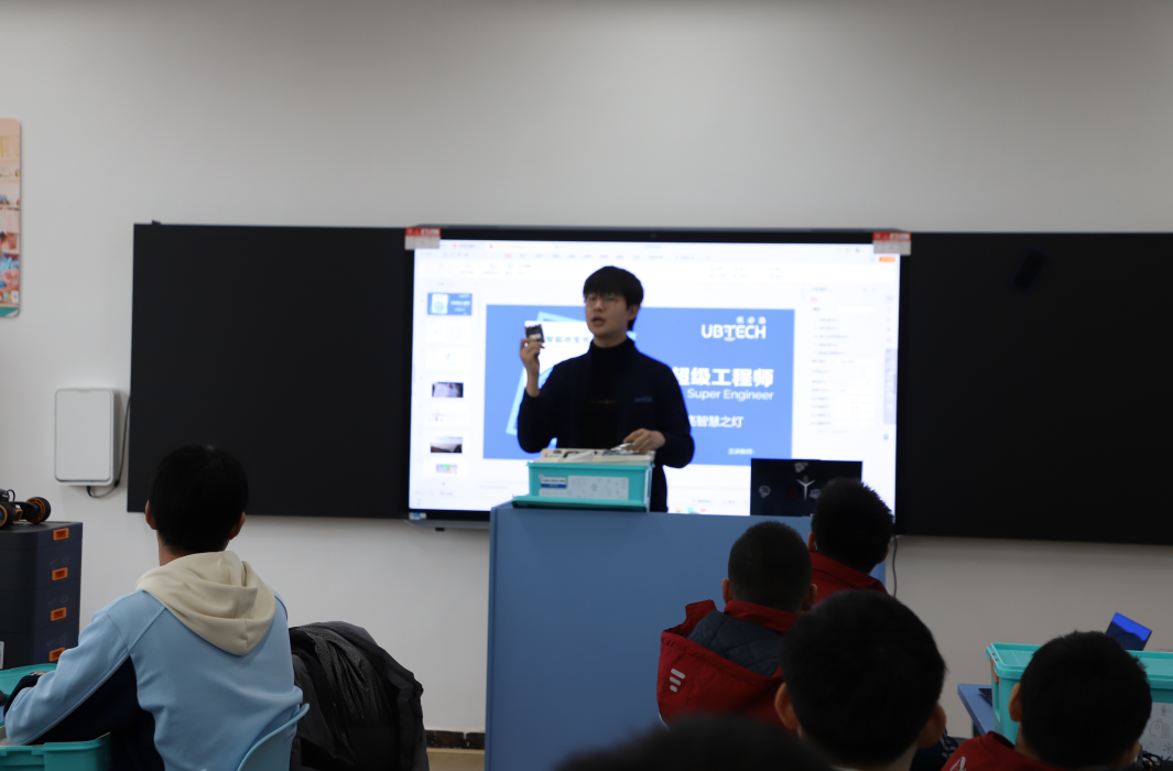 九江金安高级中学（九江石化中学）人工智能课程进校园活动圆满举行