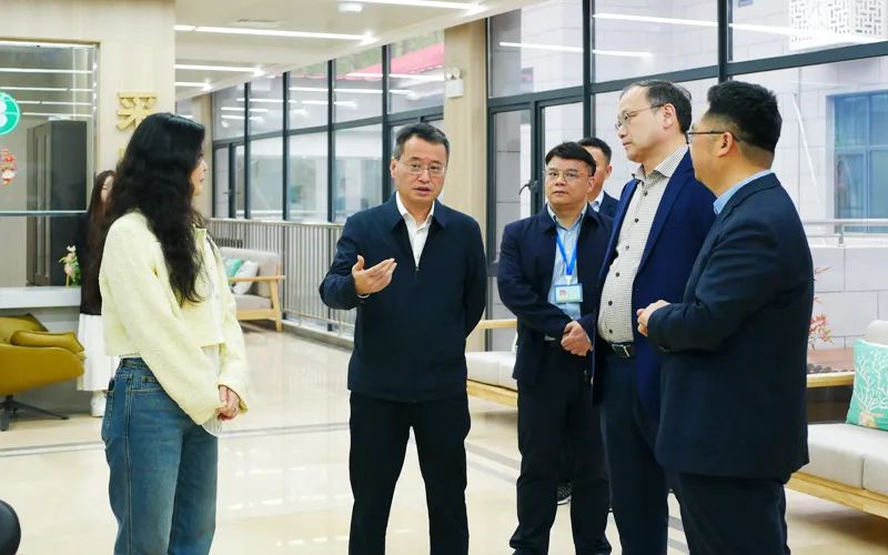 市领导带队到庐山医院调研指导工作