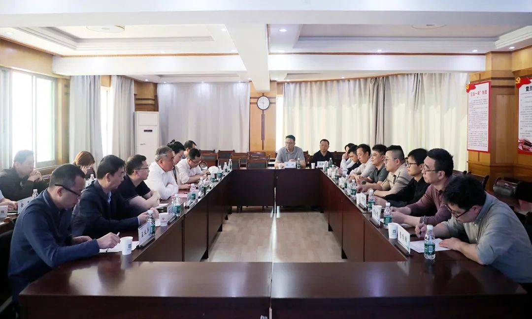 南昌大学第二附属医院到九江学院附属医院开展学术交流活动