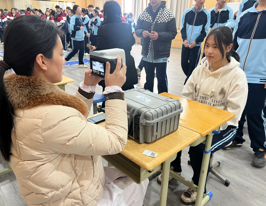 九江金安高级中学（九江石化中学）开展2025年春季学期第一次视力筛查
