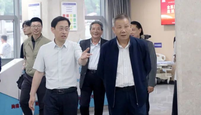 九江学院附属医院与九江市老年大学举行医养结合合作签约座谈