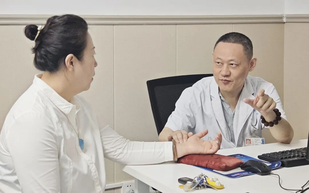九江学院附属医院开展中医特色治疗职工体验日活动