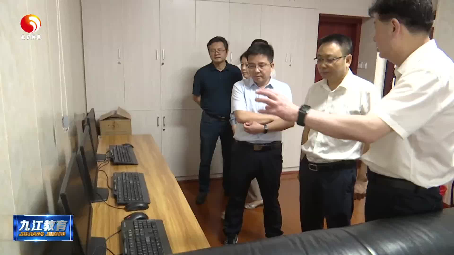 市委副书记黄强调研市直高考考点