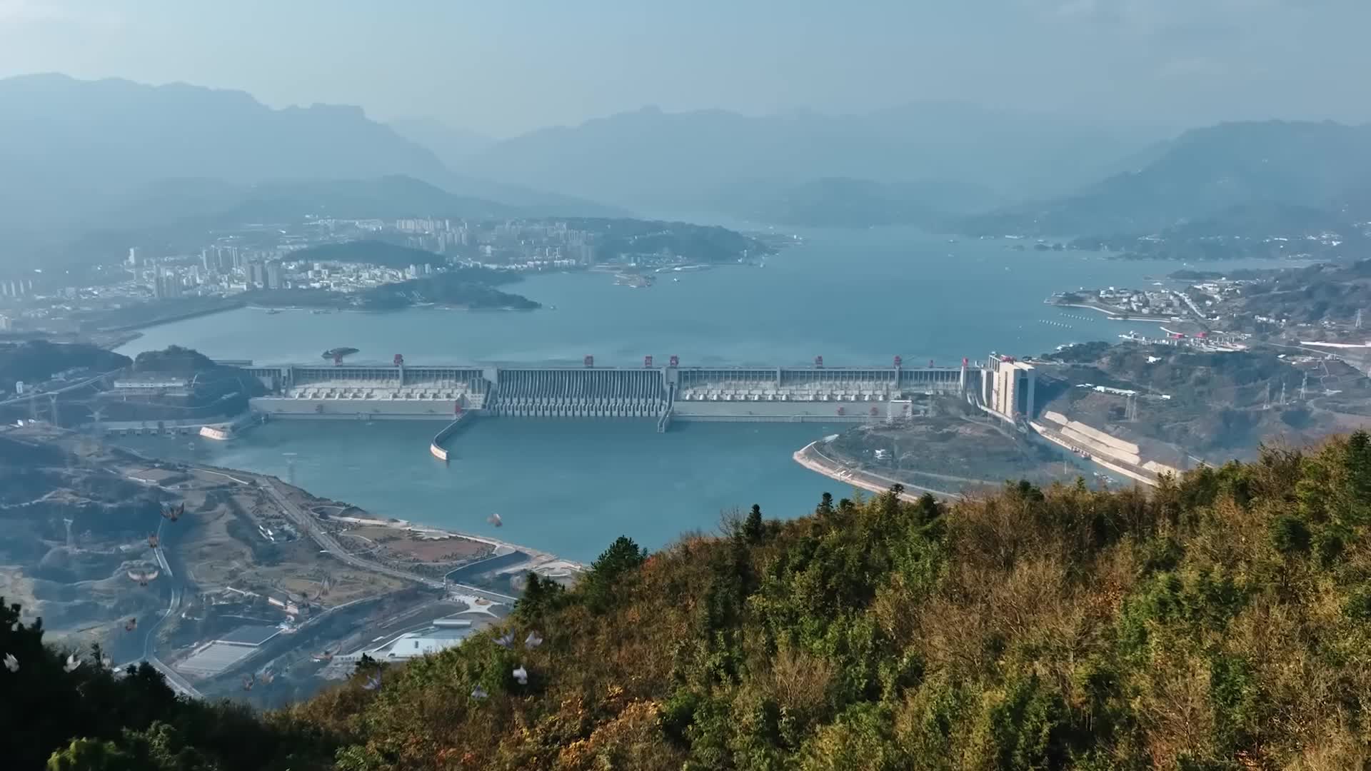 山河无恙，烟火寻常，这是英雄如愿的眺望