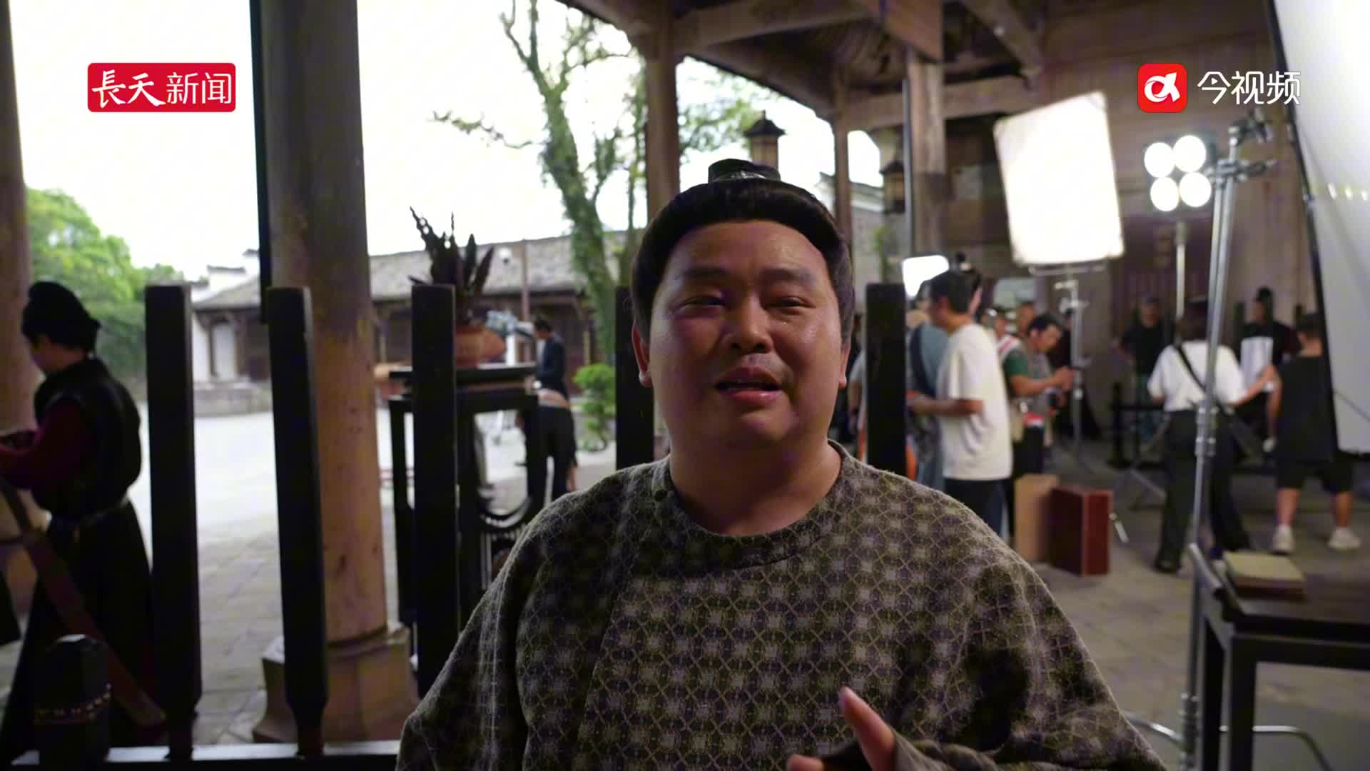 【沉浸式探班vlog.02】电影级班底打造短剧！服化道背后的故事全揭秘