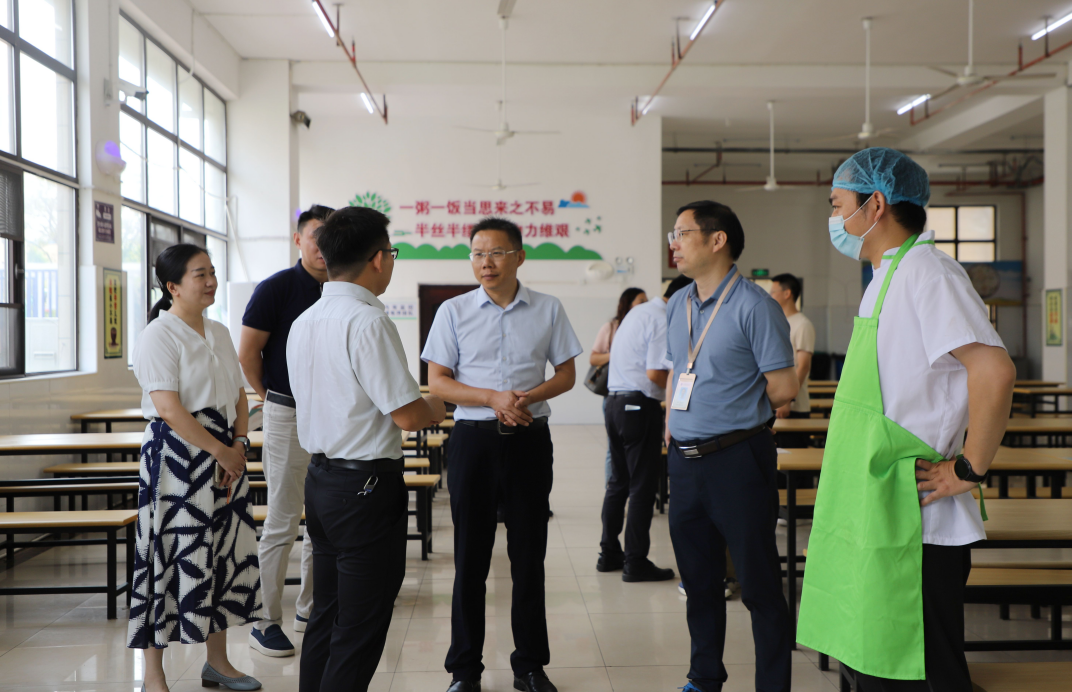 九江市教育局到九江金安高级中学（九江石化中学）开展秋季学期“校园餐”安全与质量专项检查