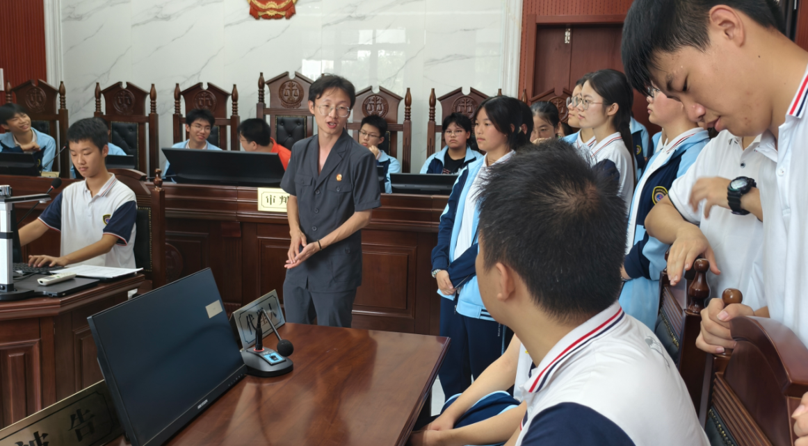 九江金安高级中学（九江石化中学）举办预防校园欺凌专题讲座