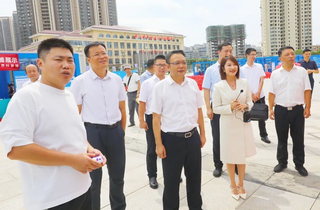 全国科普月九江主场活动正式启动，黄强参加活动并参观科普展