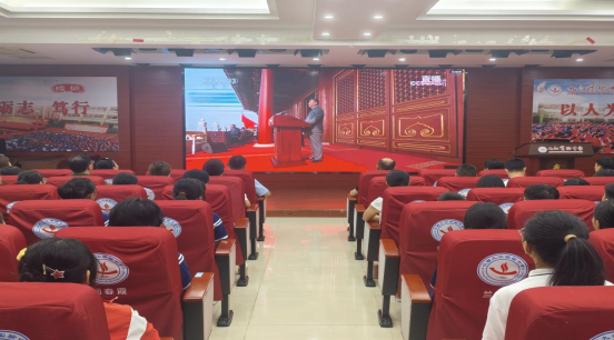九江实验中学开展“观阅兵忆峥嵘 守初心担使命”暨纪念抗战胜利80周年主题党日活动