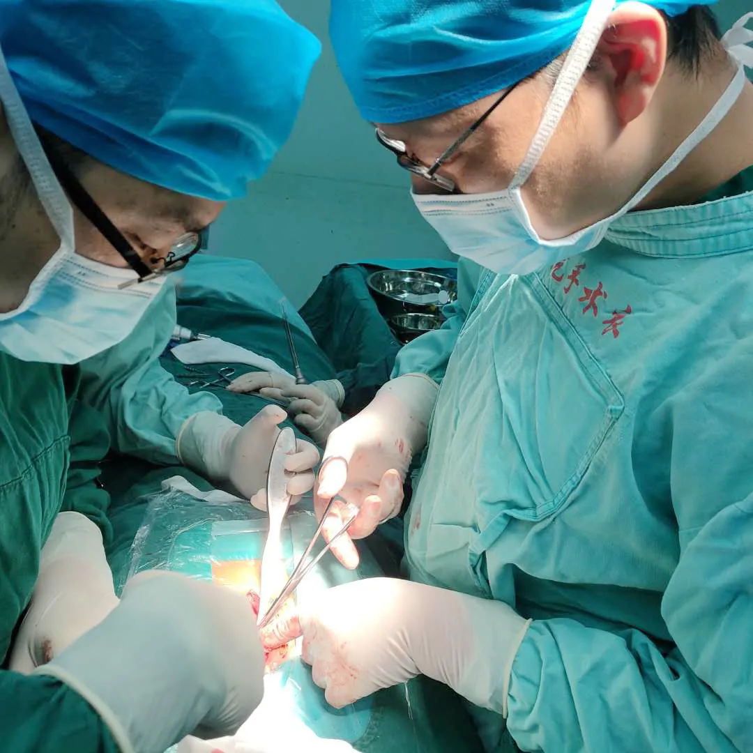巧手接“弦”重续力量，九江市骨科医院成功完成一例髌腱断裂重建术