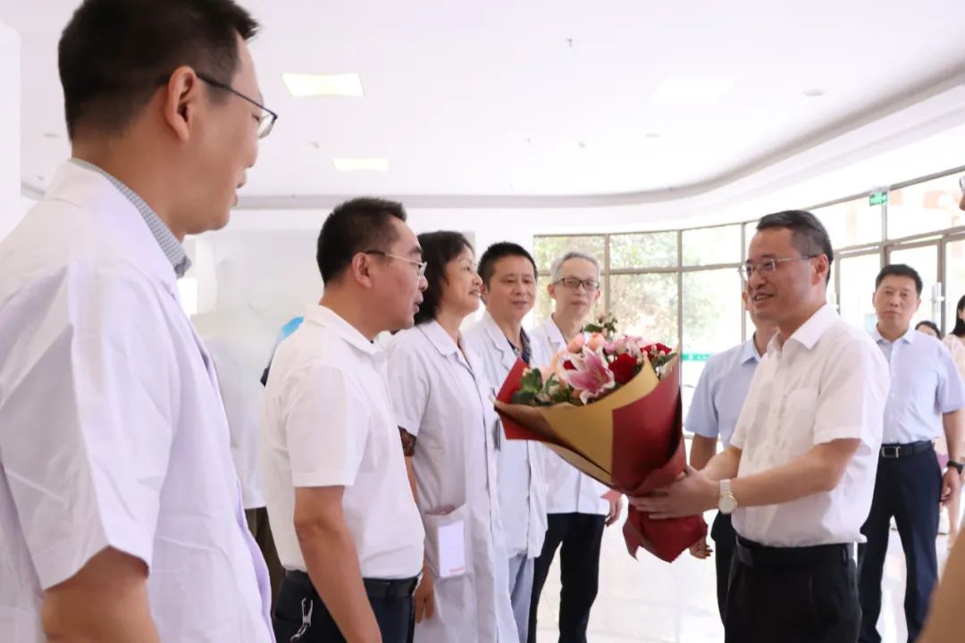 市领导看望慰问九江市中医医院一线医务工作者