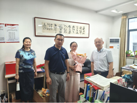 九江实验中学开展教师节慰问活动