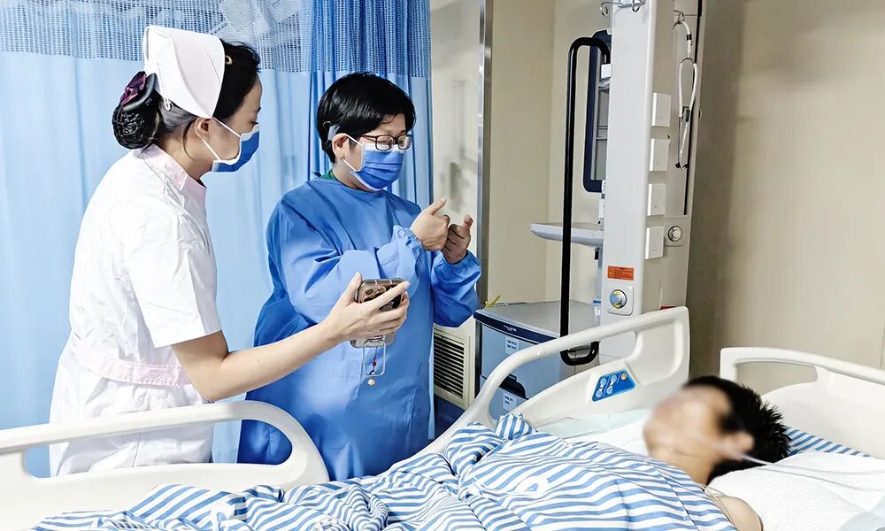 聋人夫妇摔伤，九江学院附属医院“无声有爱”手语服务站构筑“无障碍服务”