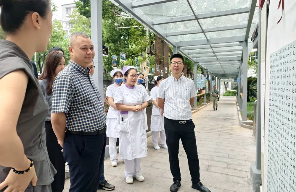 九江学院附属医院举办庆祝中华人民共和国成立76周年职工书画摄影展