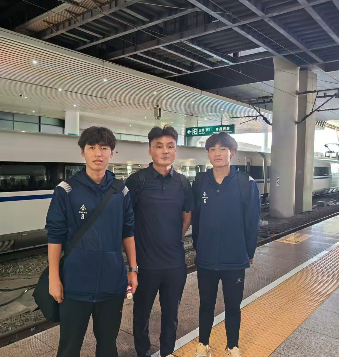 九江金安高级中学（九江石化中学）足球小将出征国际赛场